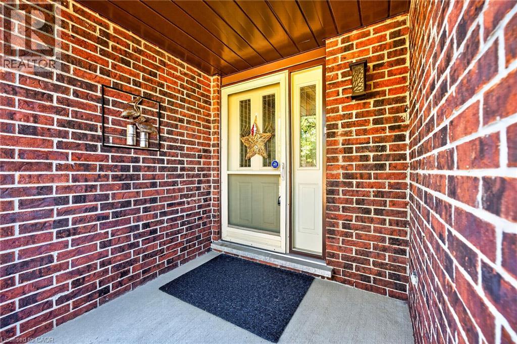 461 Eaglewood Drive, Hamilton, Ontario  L8W 2T1 - Photo 4 - 40866379