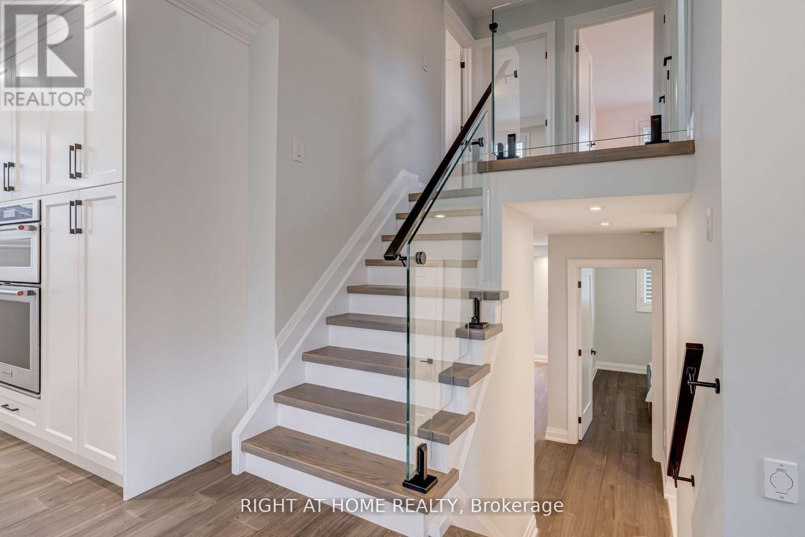 260 Louis Drive, Mississauga, Ontario  L5B 1Y9 - Photo 17 - W13826878