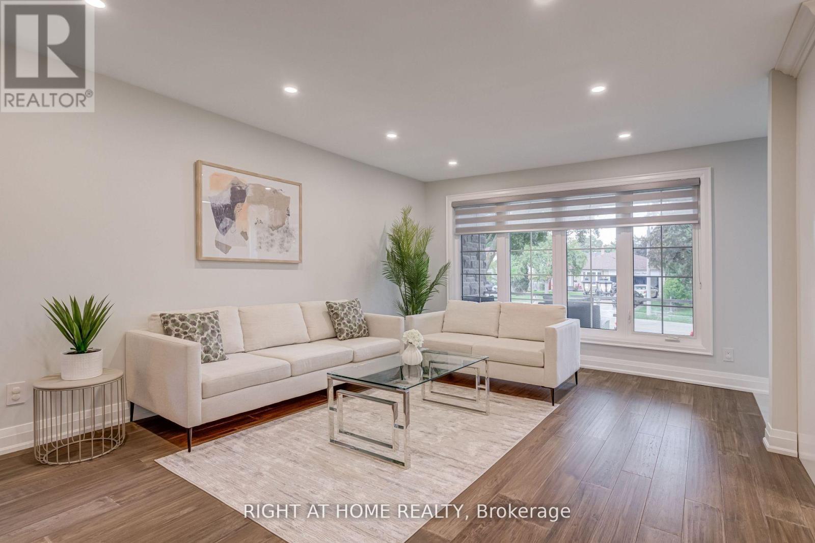 260 Louis Drive, Mississauga, Ontario  L5B 1Y9 - Photo 7 - W13826878