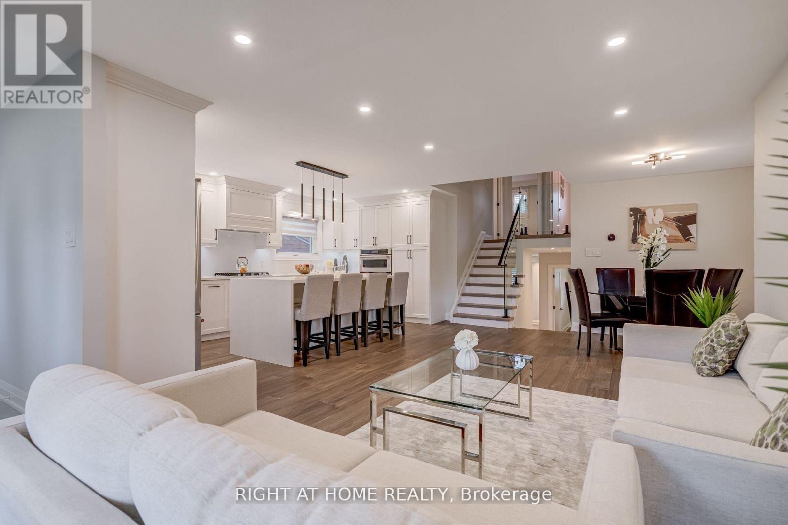 260 Louis Drive, Mississauga, Ontario  L5B 1Y9 - Photo 9 - W13826878