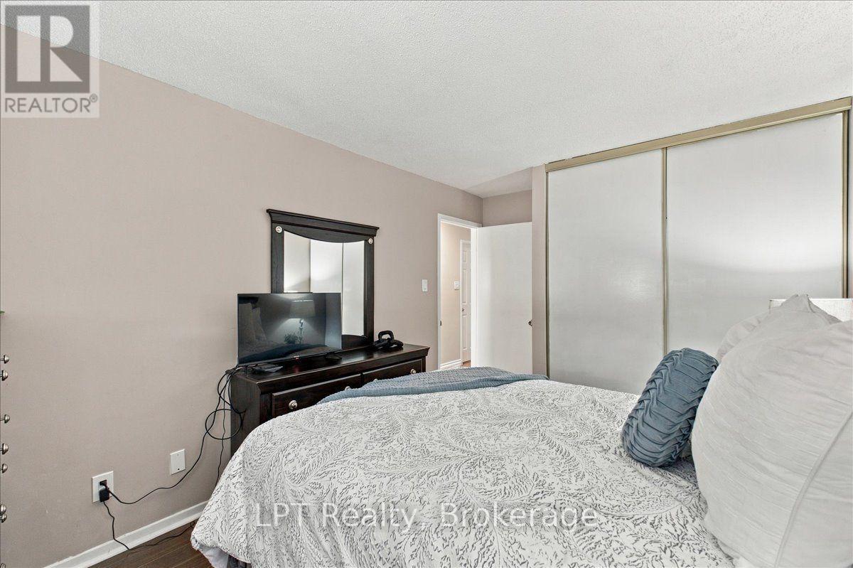 69 Scarfair Pathway, Toronto, Ontario  M1B 4G2 - Photo 22 - E13829732