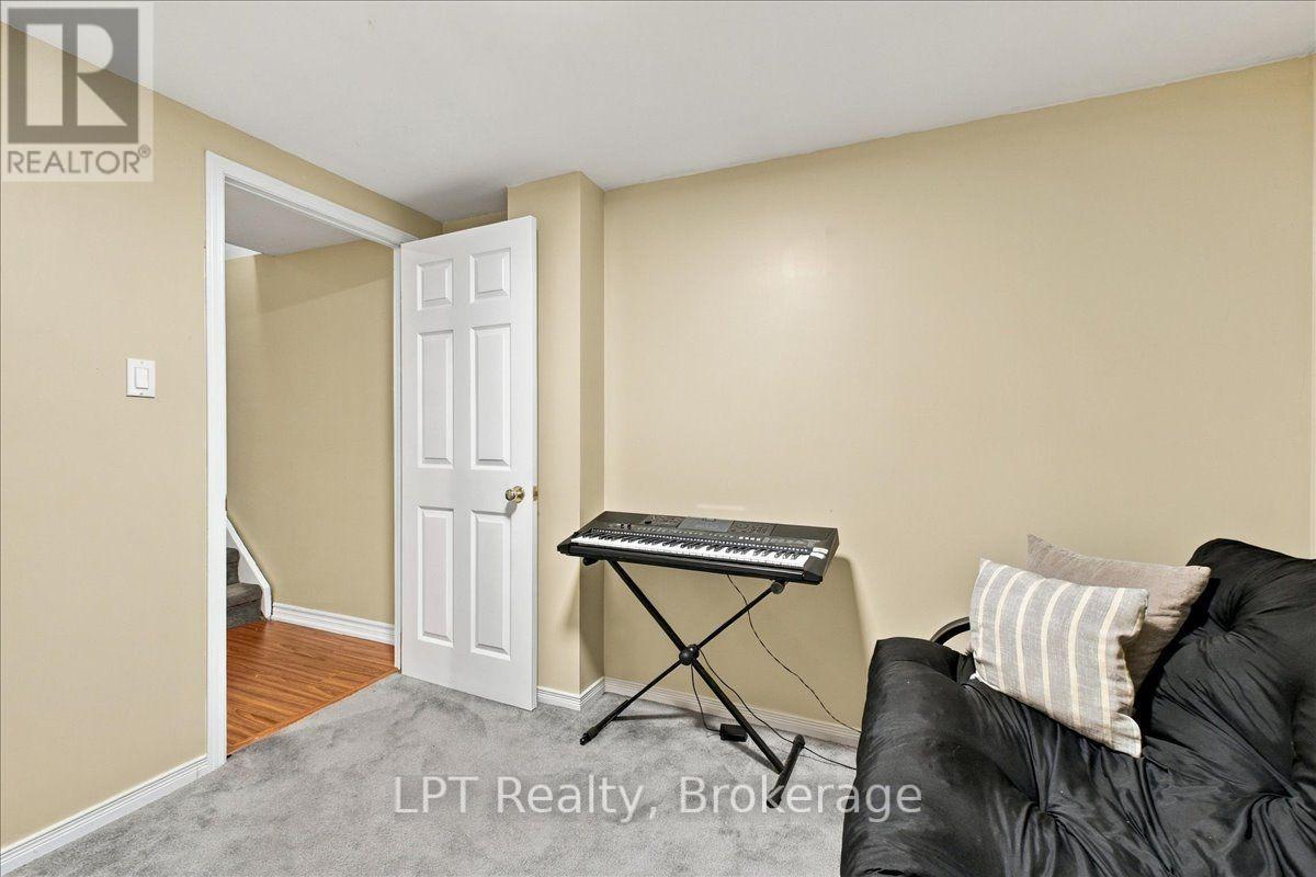 69 Scarfair Pathway, Toronto, Ontario  M1B 4G2 - Photo 33 - E13829732
