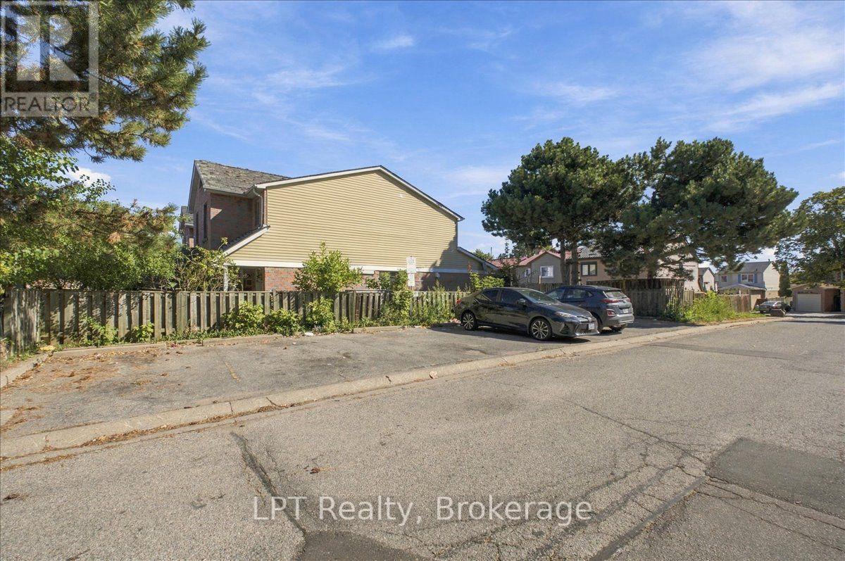 69 Scarfair Pathway, Toronto, Ontario  M1B 4G2 - Photo 39 - E13829732
