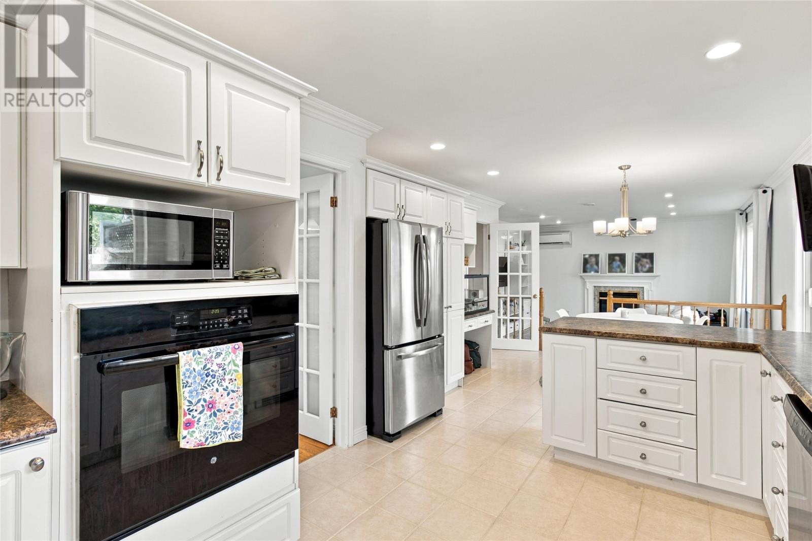 16 Hyde Park Drive, St. John's — photo 10