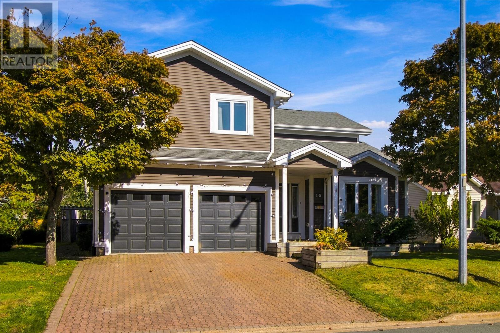 16 Hyde Park Drive, St. John's — photo 2