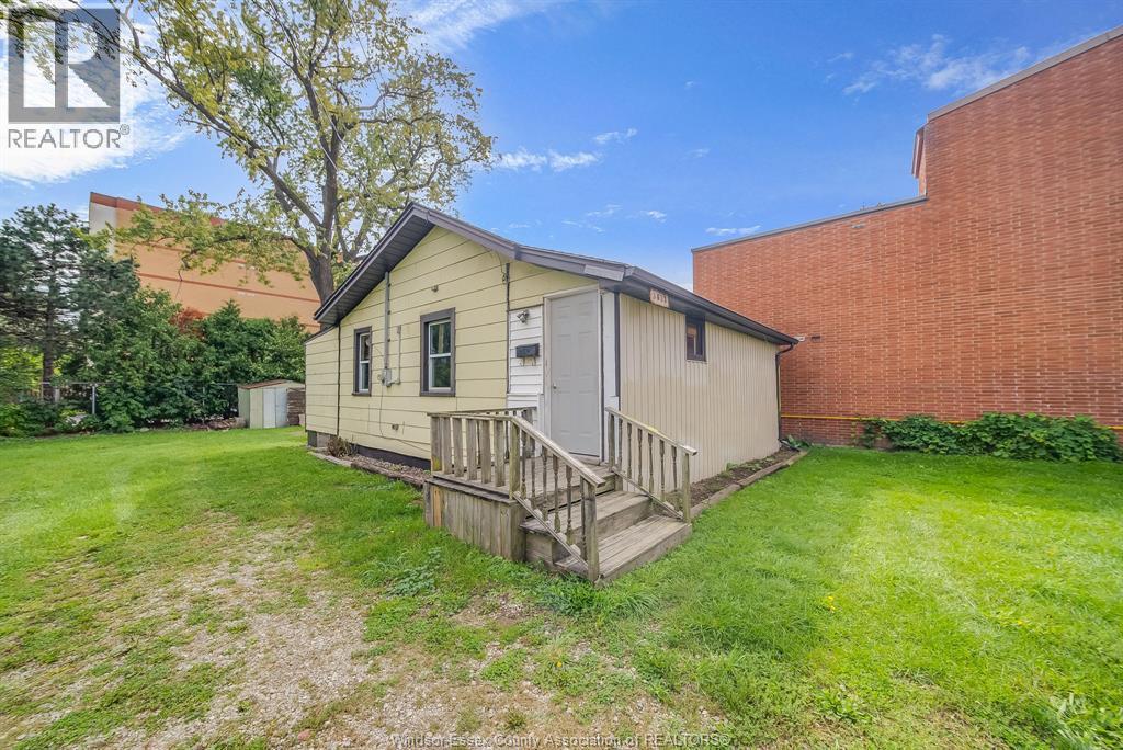 5837 TECUMSEH ROAD East, Windsor, Ontario