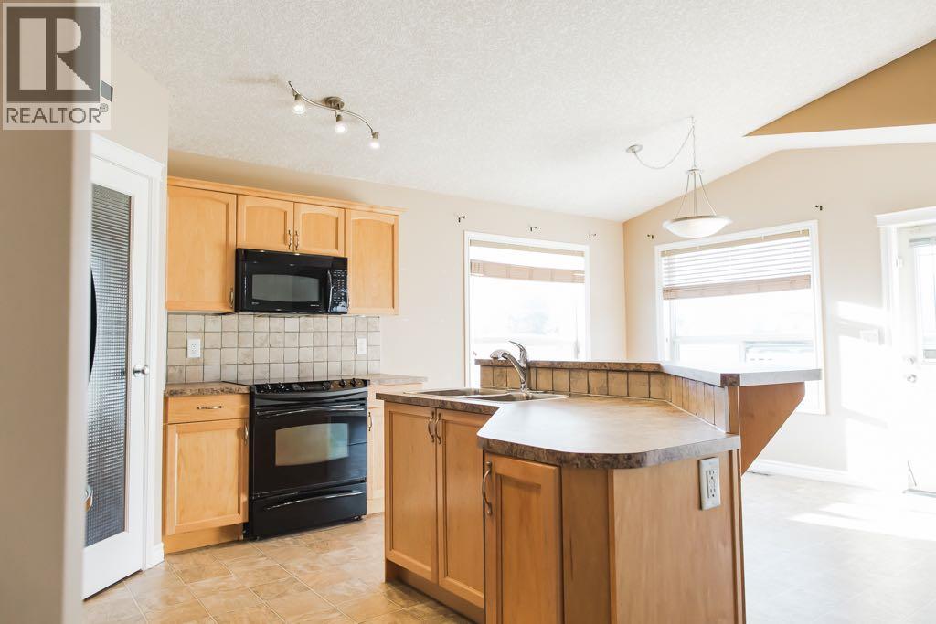 40 Pinnacle Lake Drive, Grande Prairie, Alberta  T8W 0A9 - Photo 9 - A2347619