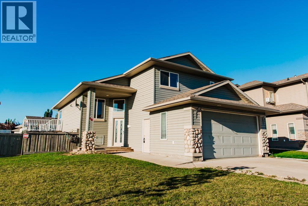 40 Pinnacle Lake Drive, Grande Prairie, Alberta  T8W 0A9 - Photo 1 - A2347619