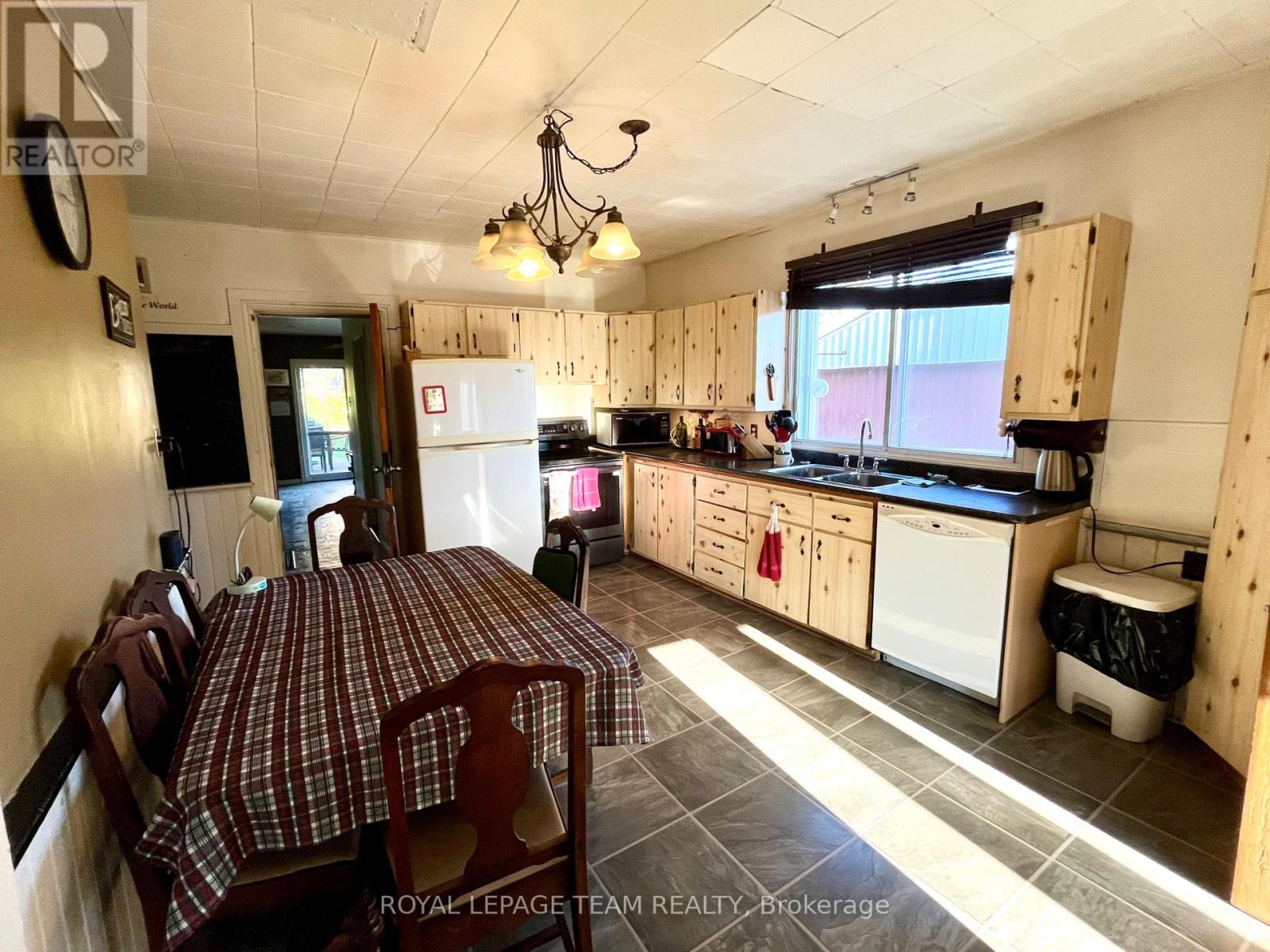 30 Gould Street, Whitewater Region, Ontario K0J 1K0 - Photo 2 - X13829788