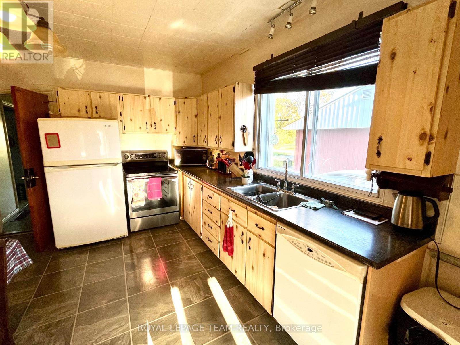 30 Gould Street, Whitewater Region, Ontario K0J 1K0 - Photo 3 - X13829788