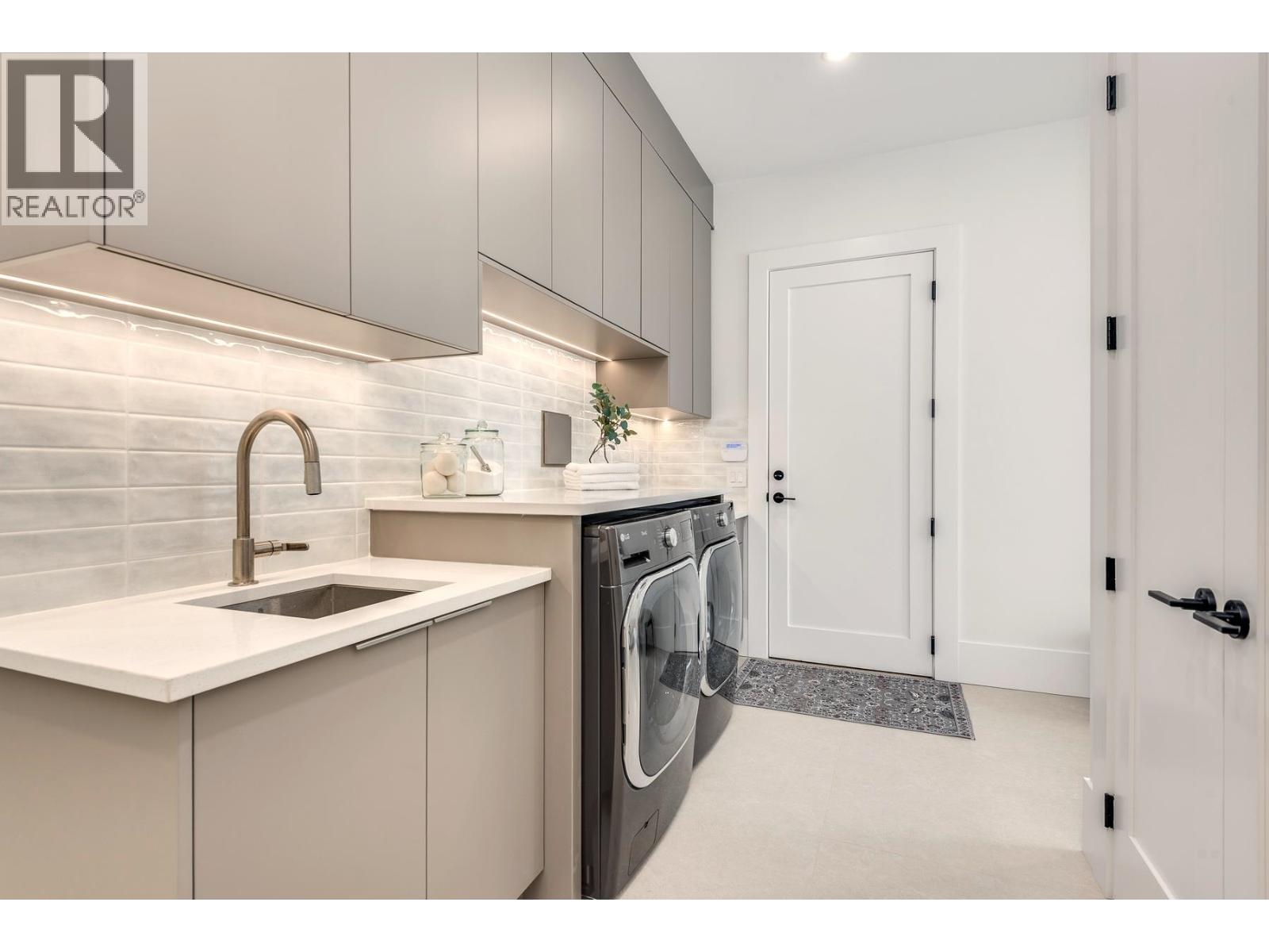 8431 Fairway Road, Richmond, British Columbia  V7C 1Y5 - Photo 37 - R3167067