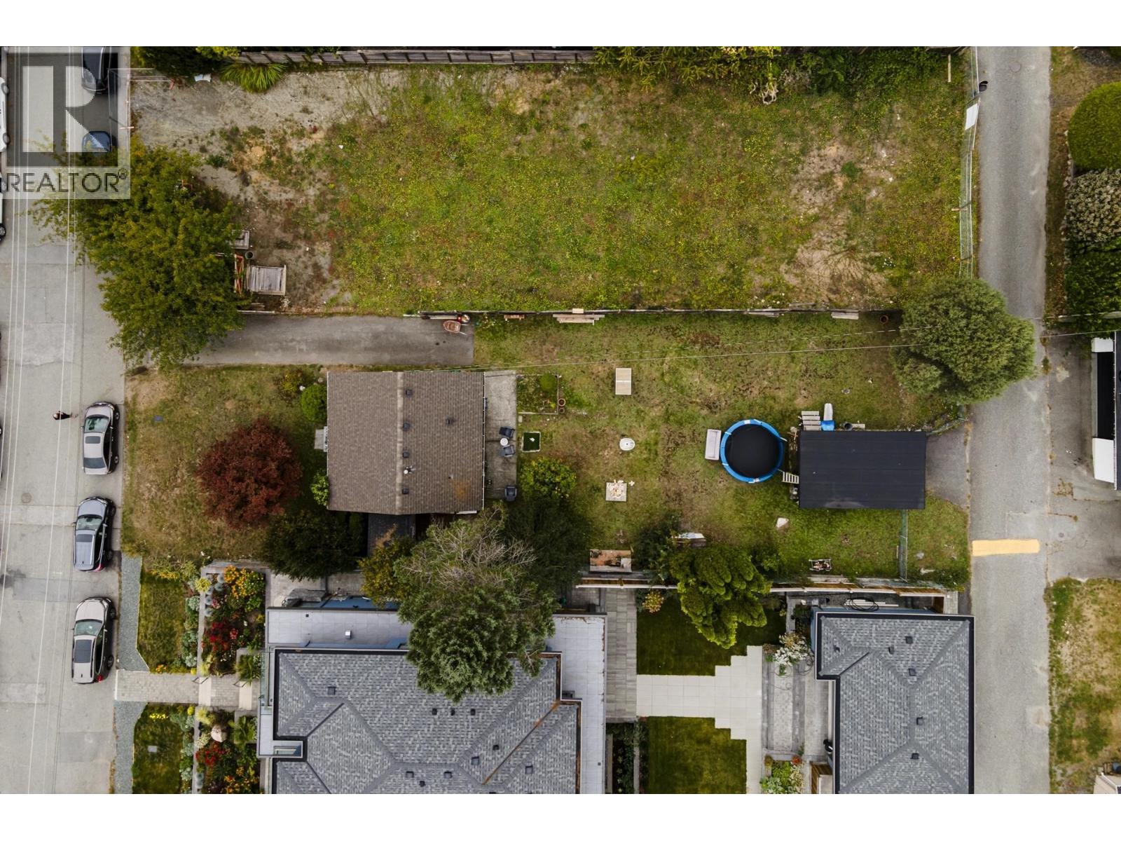 446 E 16th Street, North Vancouver, British Columbia  V7L 2T5 - Photo 3 - R3169619