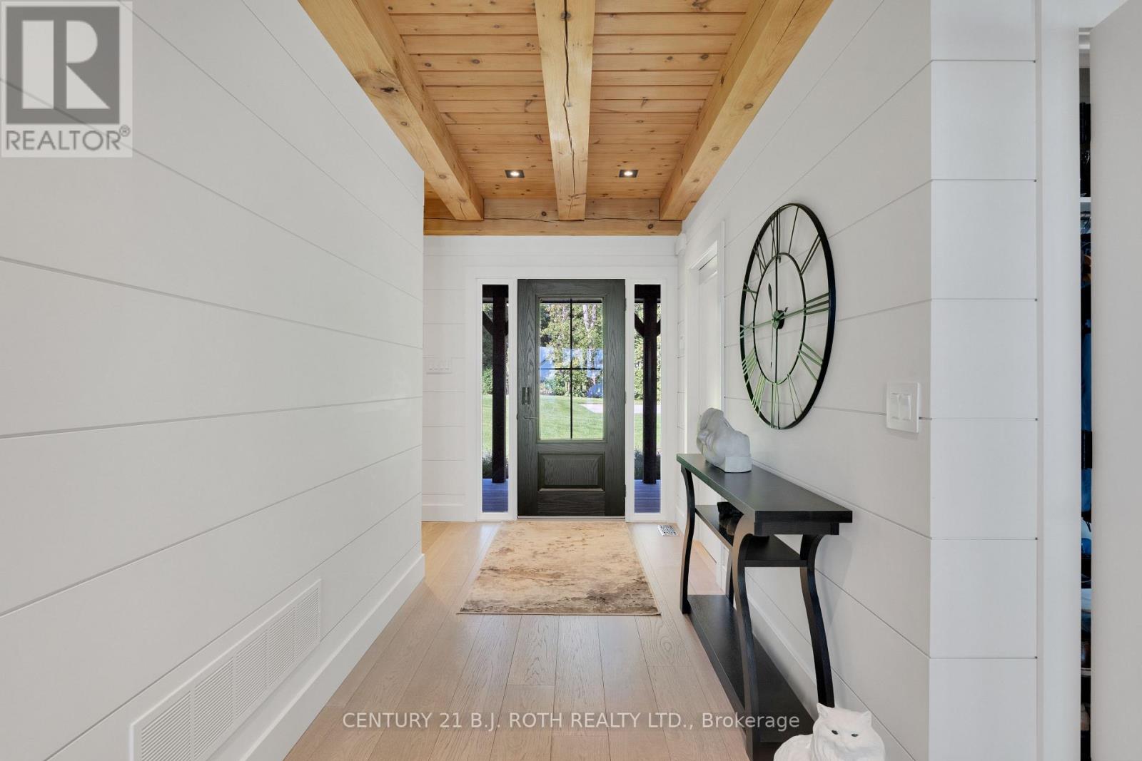 247 Lakeshore Road W, Oro-Medonte, Ontario  L0L 2E0 - Photo 9 - S13829078