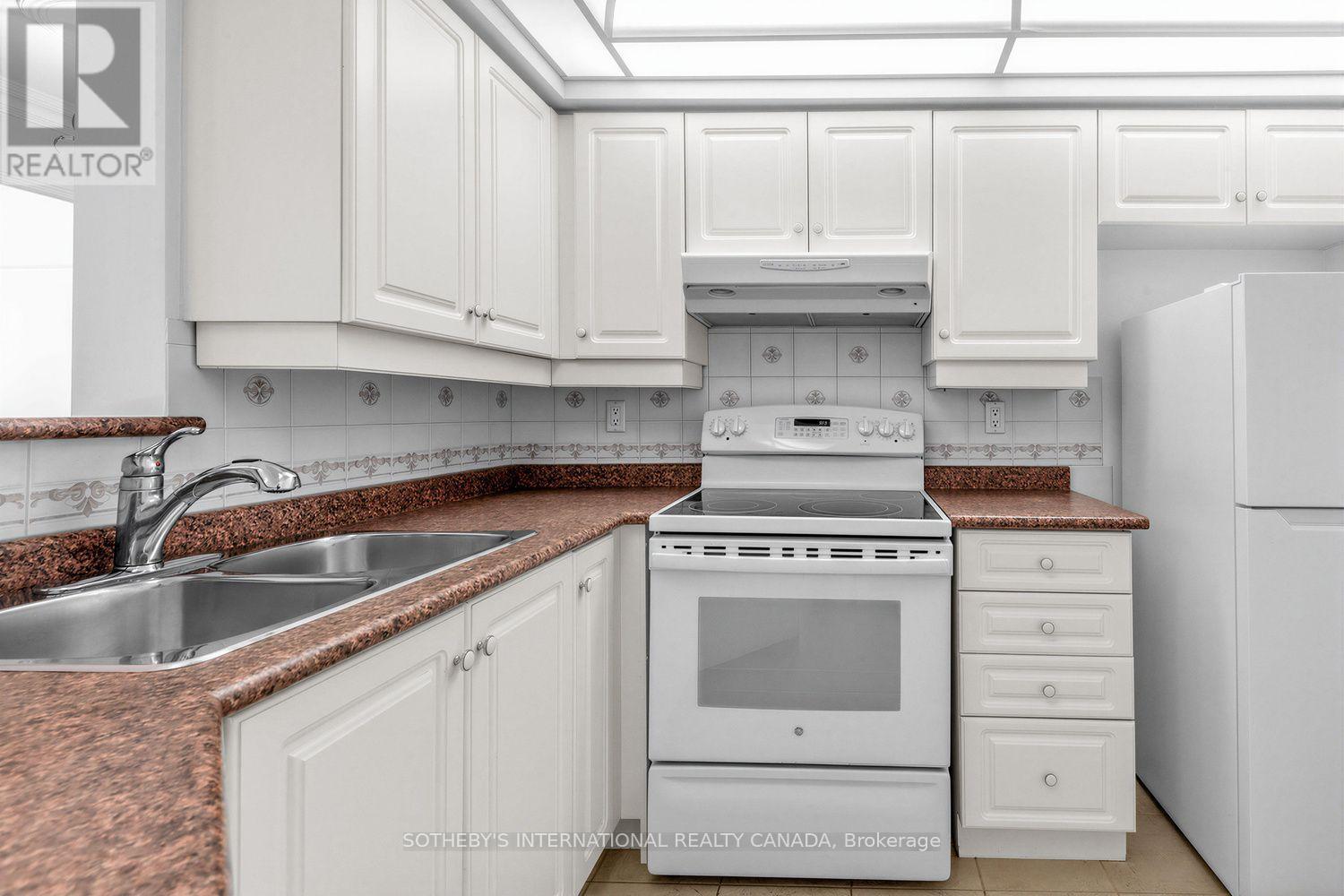 704 - 38 Avoca Avenue, Toronto, Ontario M4T 2B9 - Photo 12 - C13829726