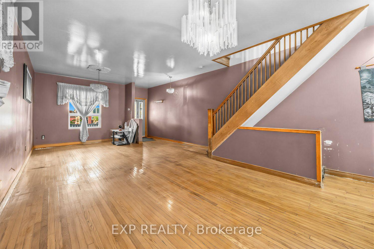 511 Carlaw Avenue, Toronto, Ontario M4K 3J3 - Photo 4 - E13601964