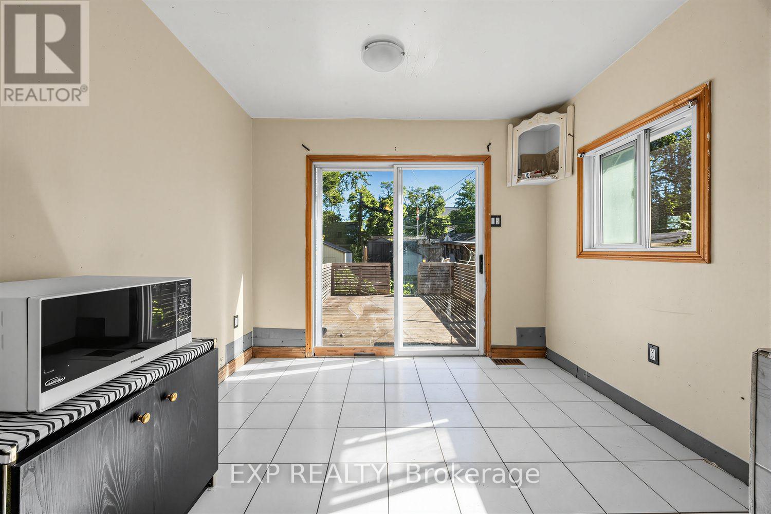 511 Carlaw Avenue, Toronto, Ontario M4K 3J3 - Photo 8 - E13601964