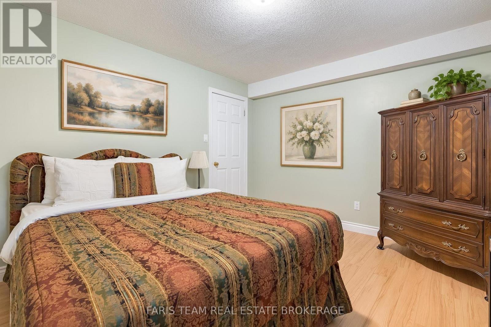1033 Cameron Street, Innisfil, Ontario  L0L 1C0 - Photo 32 - N13796552
