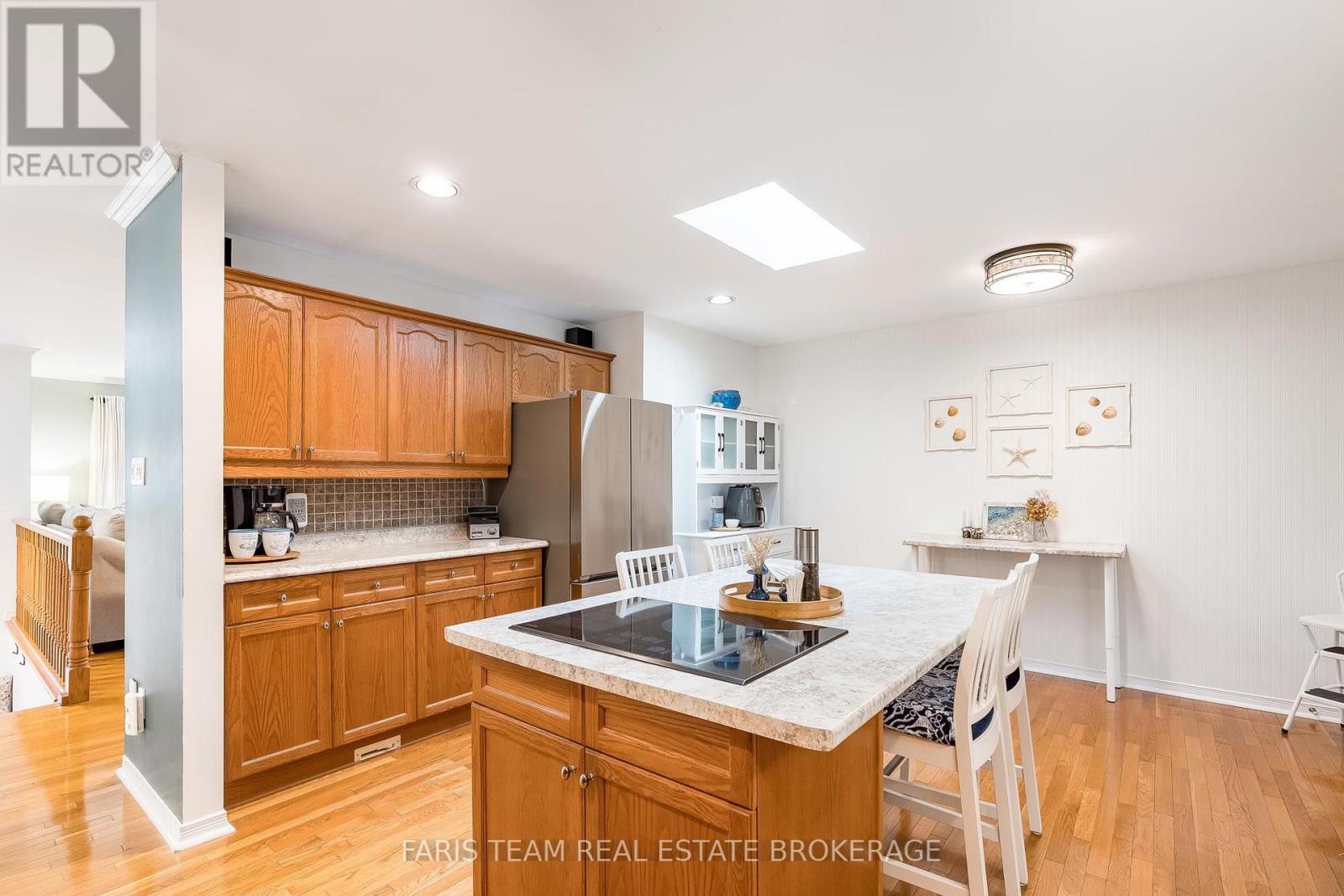 1033 Cameron Street, Innisfil, Ontario  L0L 1C0 - Photo 9 - N13796552