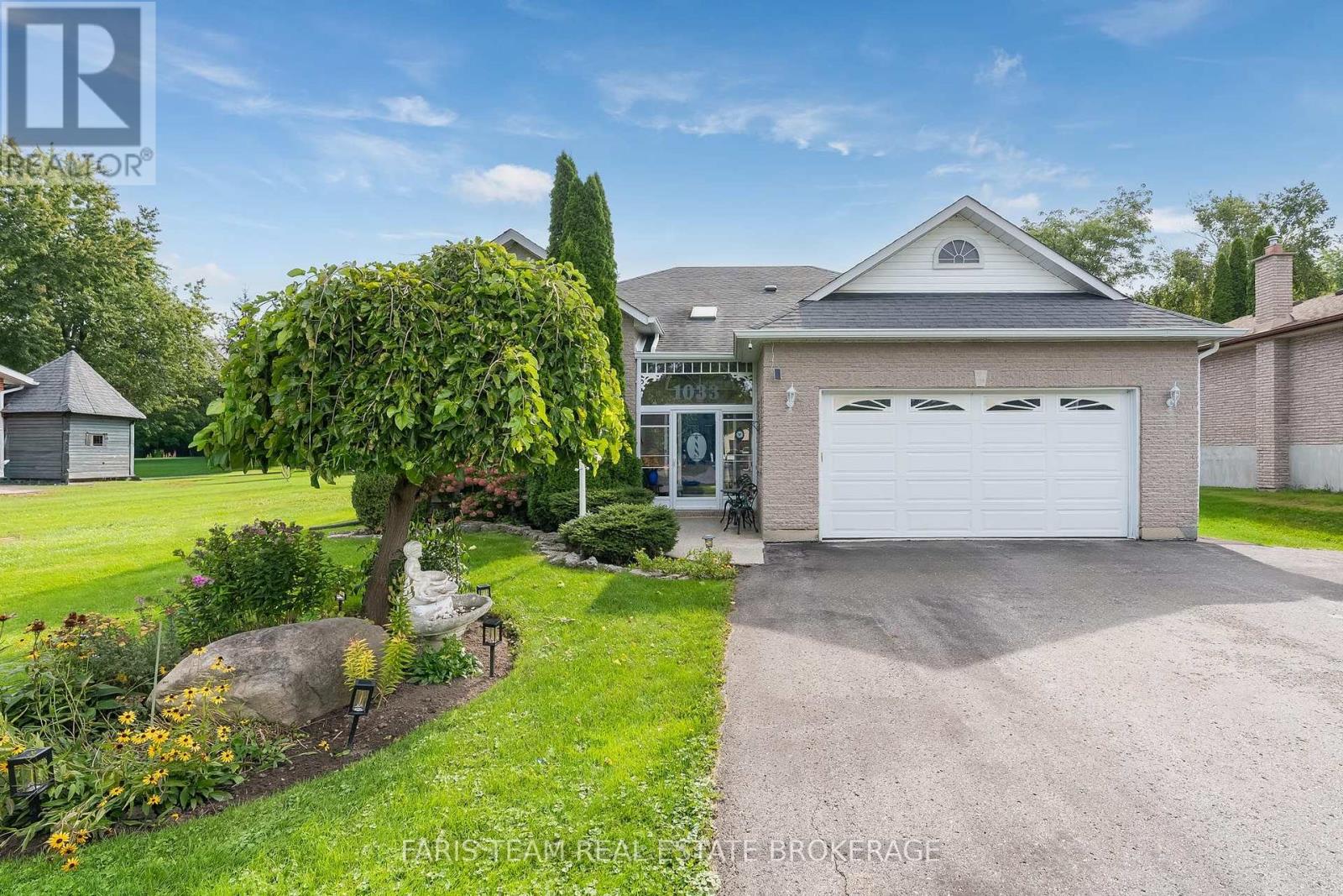 1033 Cameron Street, Innisfil, Ontario  L0L 1C0 - Photo 4 - N13796552