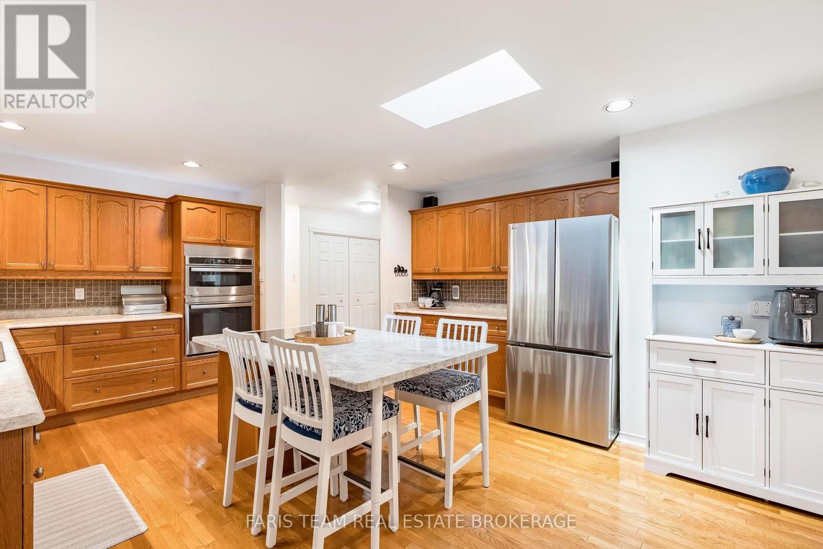 1033 Cameron Street, Innisfil, Ontario  L0L 1C0 - Photo 8 - N13796552