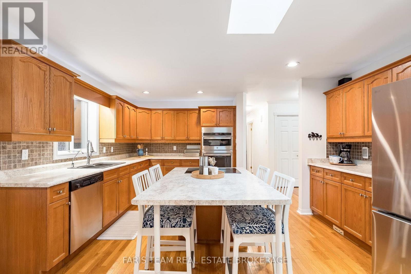 1033 Cameron Street, Innisfil, Ontario  L0L 1C0 - Photo 6 - N13796552