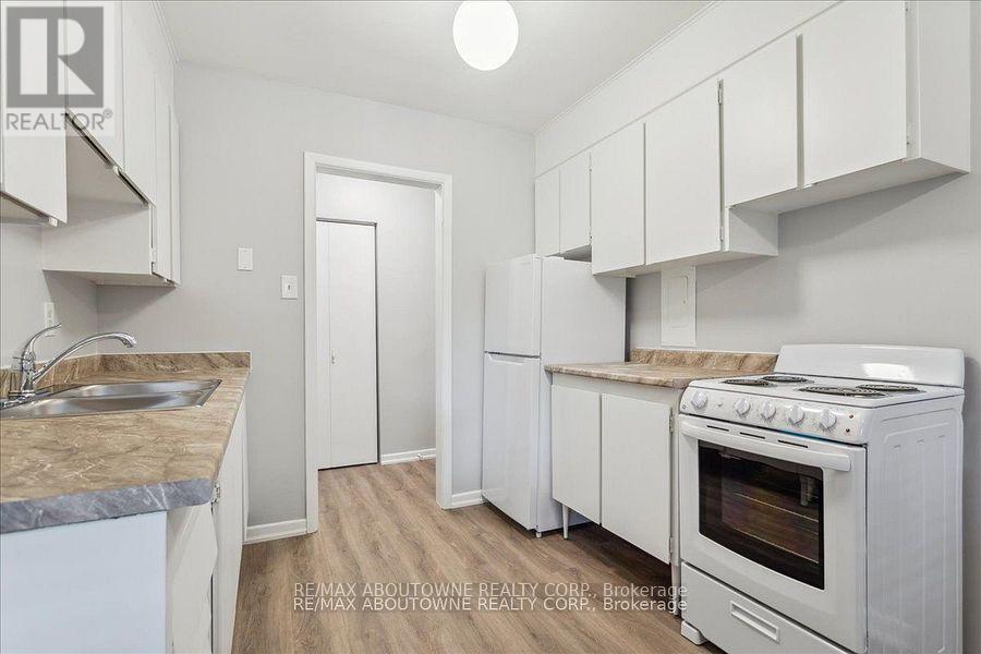 4 - 2344 Queensway Drive, Burlington, Ontario  L7R 3T3 - Photo 12 - W13829690