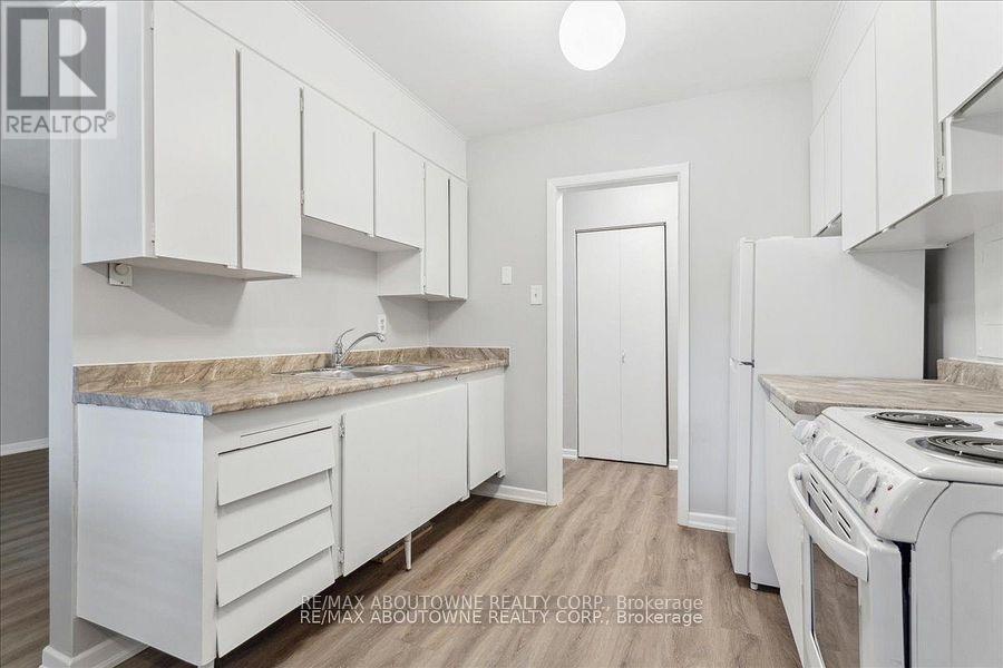 4 - 2344 Queensway Drive, Burlington, Ontario  L7R 3T3 - Photo 13 - W13829690