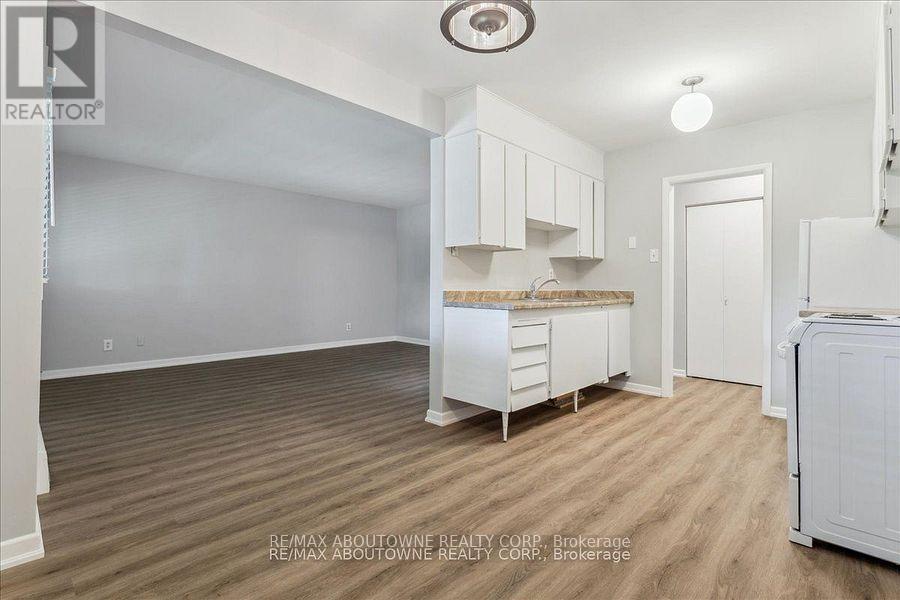 4 - 2344 Queensway Drive, Burlington, Ontario  L7R 3T3 - Photo 16 - W13829690