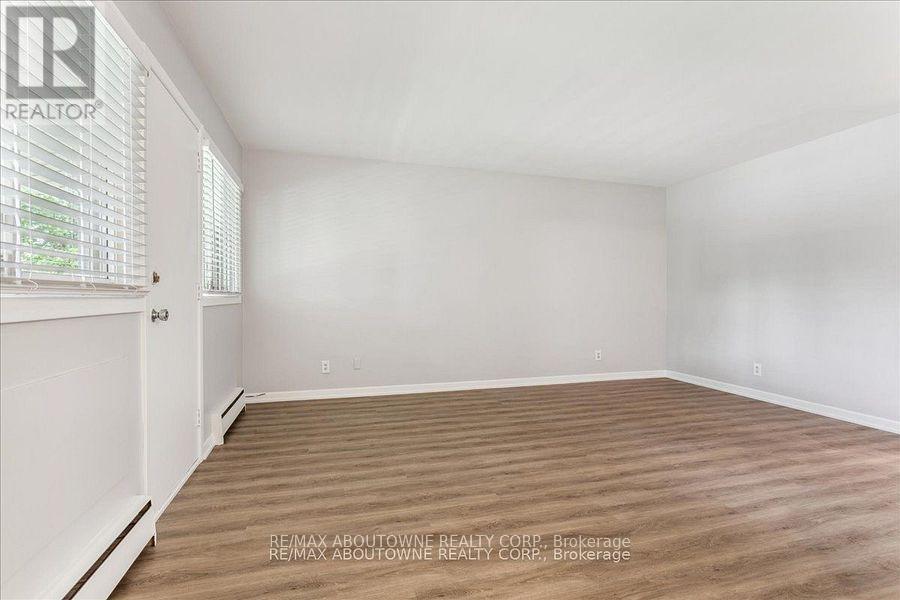 4 - 2344 Queensway Drive, Burlington, Ontario  L7R 3T3 - Photo 17 - W13829690