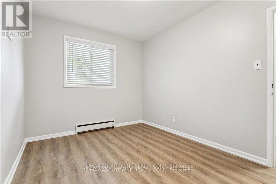 4 - 2344 Queensway Drive, Burlington, Ontario  L7R 3T3 - Photo 28 - W13829690