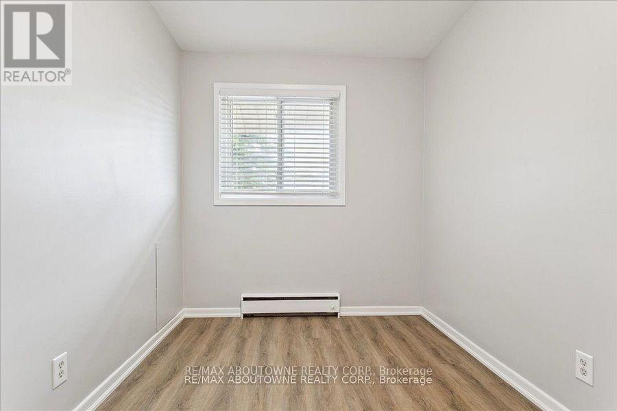 4 - 2344 Queensway Drive, Burlington, Ontario  L7R 3T3 - Photo 32 - W13829690