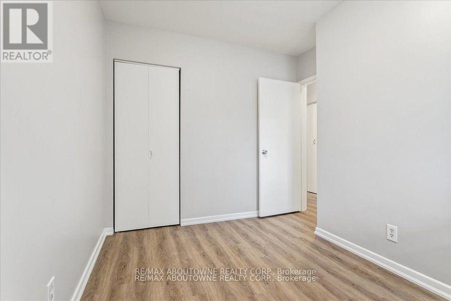 4 - 2344 Queensway Drive, Burlington, Ontario  L7R 3T3 - Photo 33 - W13829690