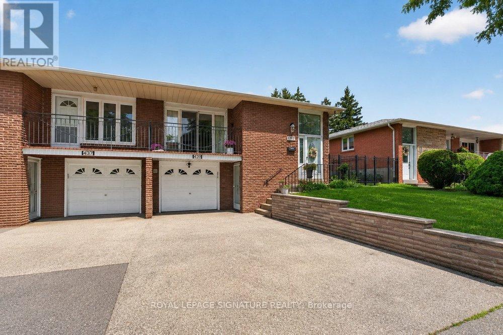 439 Ginger Downs, Mississauga, Ontario  L5A 3A8 - Photo 3 - W13829710