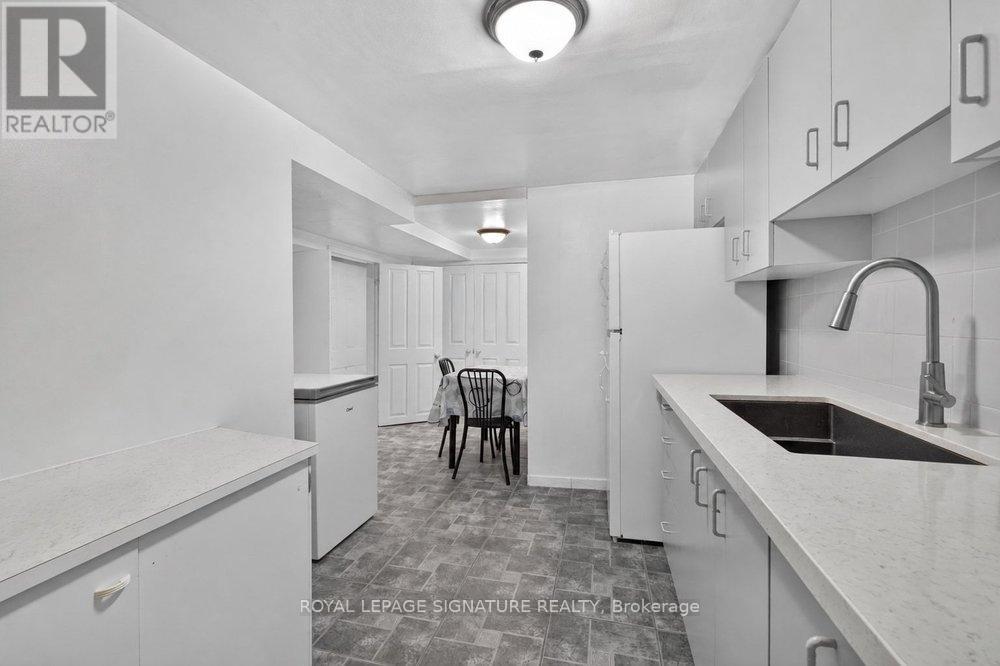 439 Ginger Downs, Mississauga, Ontario  L5A 3A8 - Photo 37 - W13829710