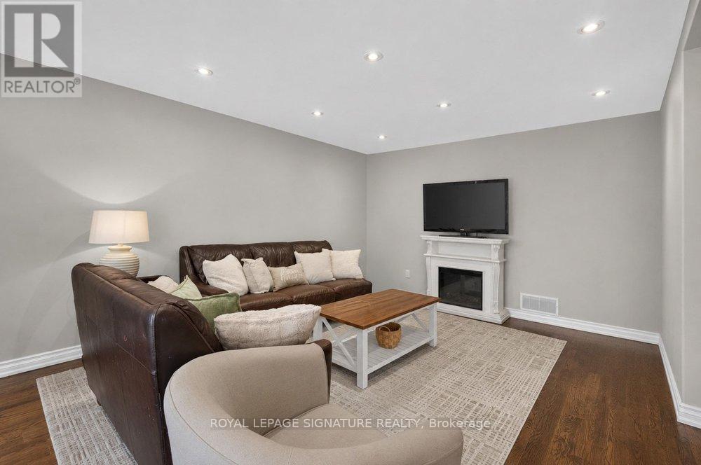439 Ginger Downs, Mississauga, Ontario  L5A 3A8 - Photo 8 - W13829710