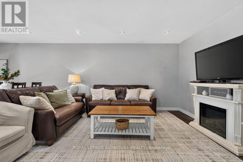 439 Ginger Downs, Mississauga, Ontario  L5A 3A8 - Photo 9 - W13829710