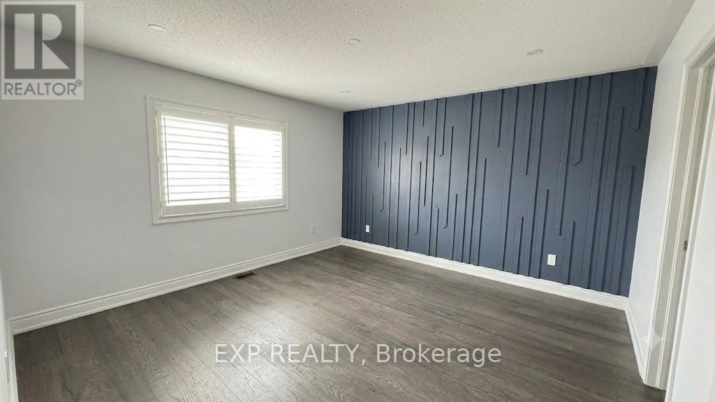215 Remembrance Road, Brampton, Ontario  L7A 4P1 - Photo 3 - W13829772