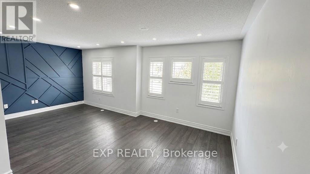 215 Remembrance Road, Brampton, Ontario  L7A 4P1 - Photo 4 - W13829772