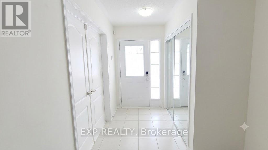215 Remembrance Road, Brampton, Ontario  L7A 4P1 - Photo 5 - W13829772