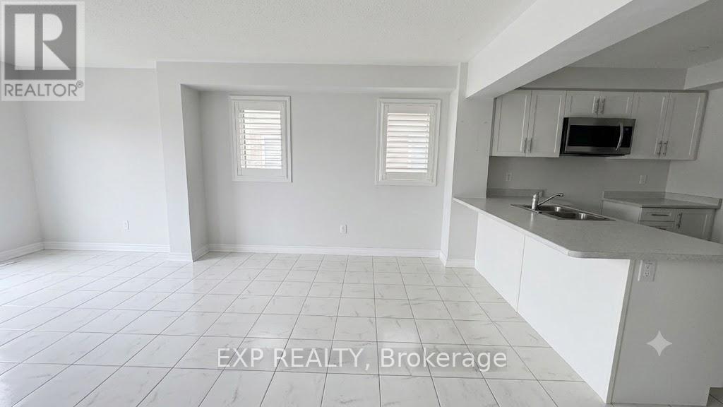 215 Remembrance Road, Brampton, Ontario  L7A 4P1 - Photo 7 - W13829772