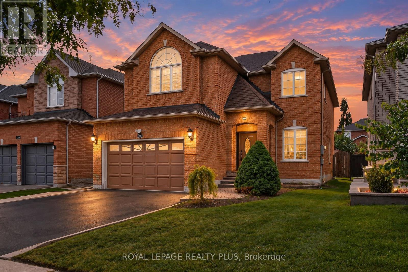 6322 Lisgar Drive, Mississauga, Ontario  L5N 7W1 - Photo 2 - W13829804
