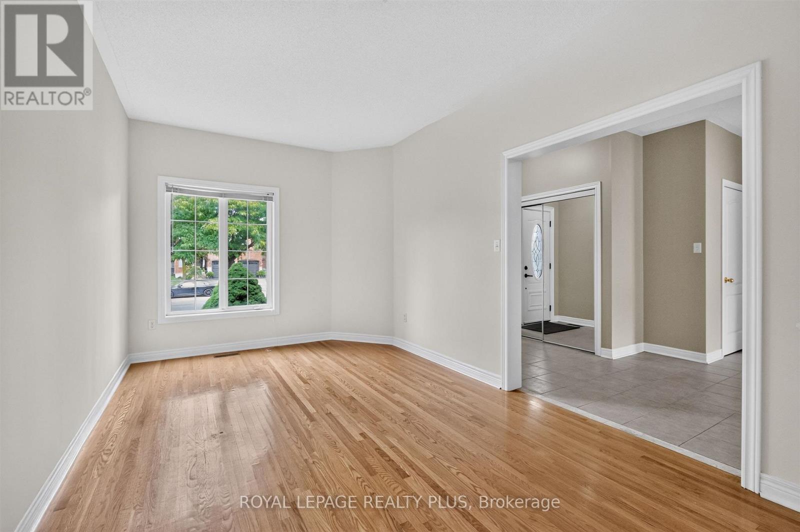 6322 Lisgar Drive, Mississauga, Ontario  L5N 7W1 - Photo 5 - W13829804