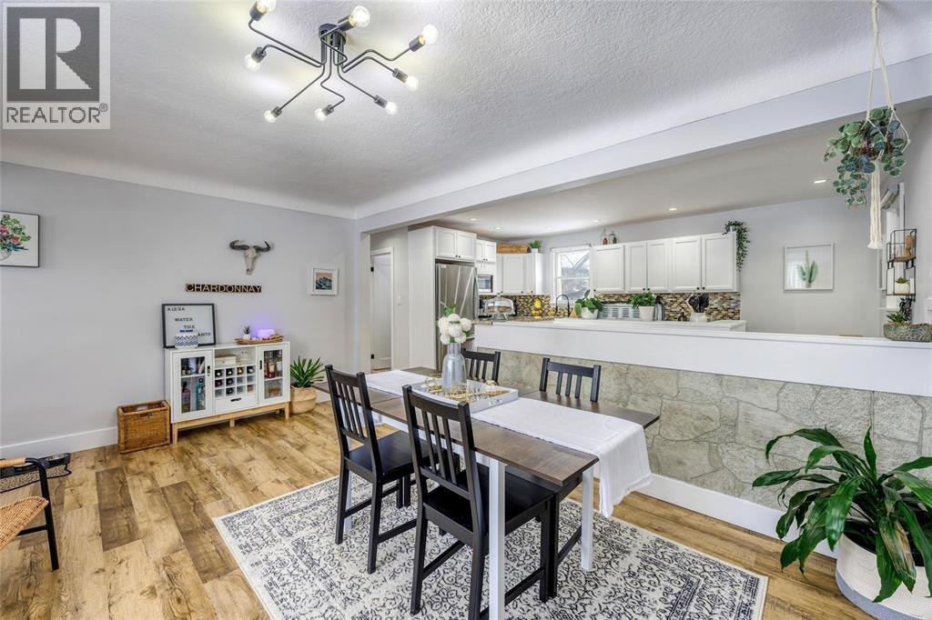 958 HAGLE STREET Sarnia Ontario Canada N7V4A7 5