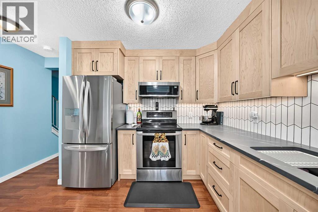 44 Mckinley Road Se, Calgary, Alberta  T2Z 1T6 - Photo 3 - A2347400