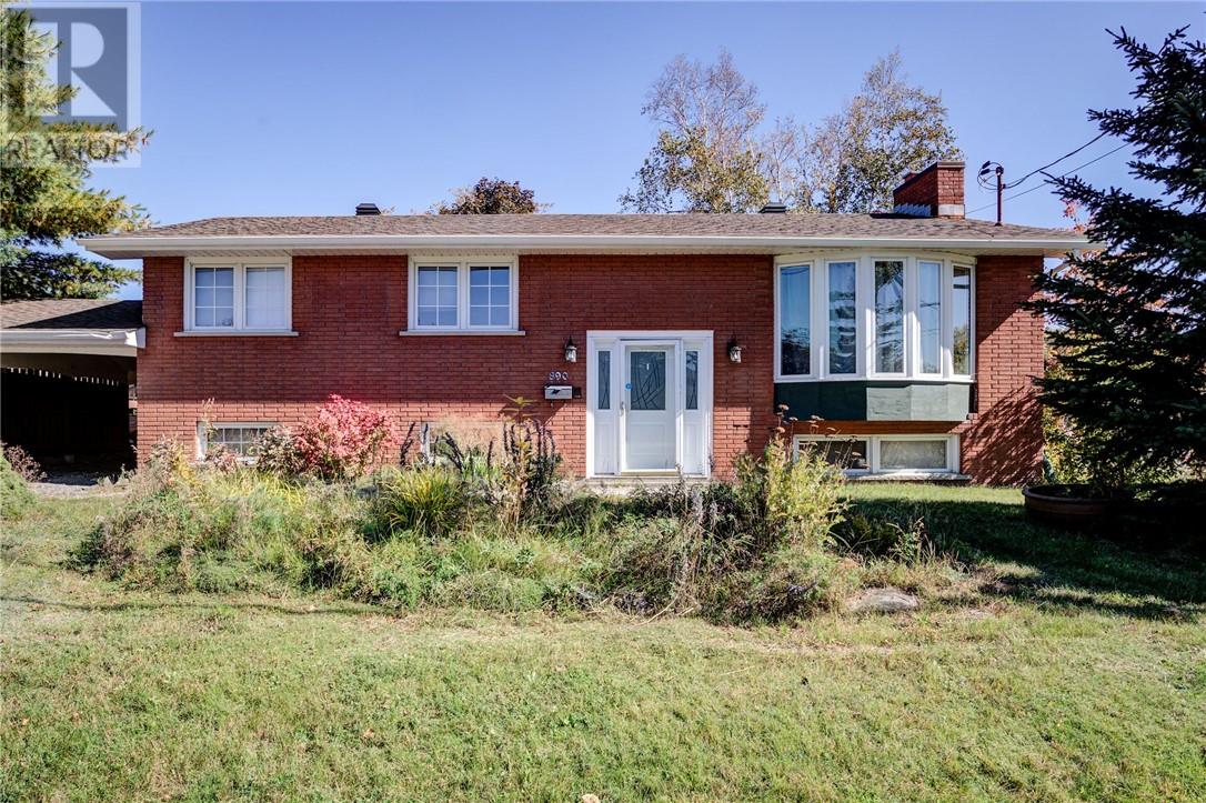 890 Auger Avenue, Sudbury, Ontario  P3A 4A6 - Photo 2 - 2130606