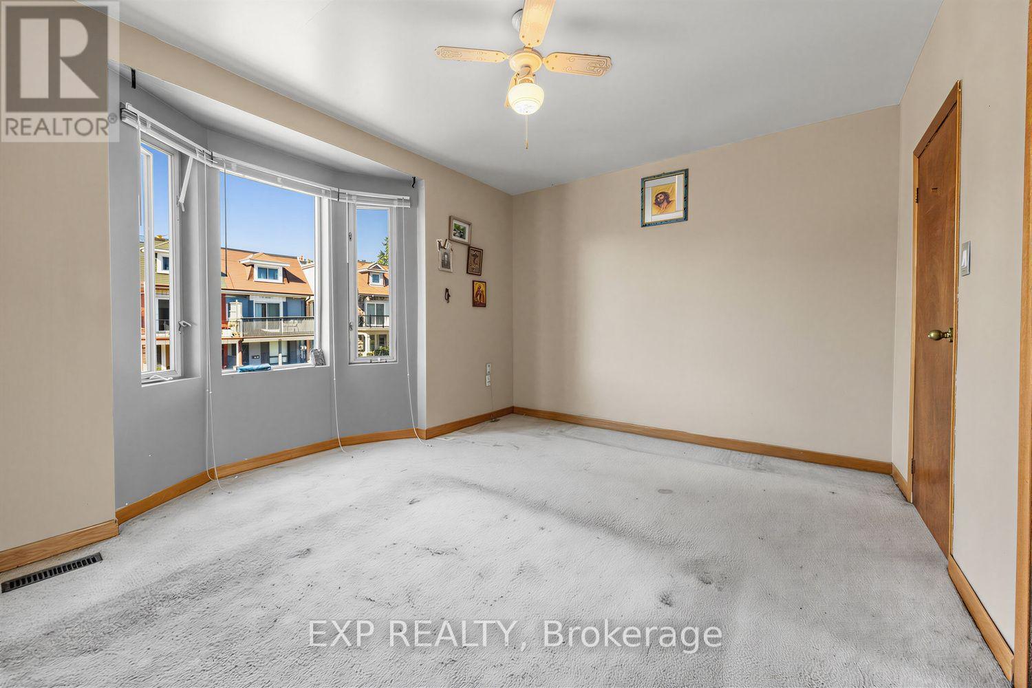 511 Carlaw Avenue, Toronto, Ontario M4K 3J3 - Photo 11 - E13601964