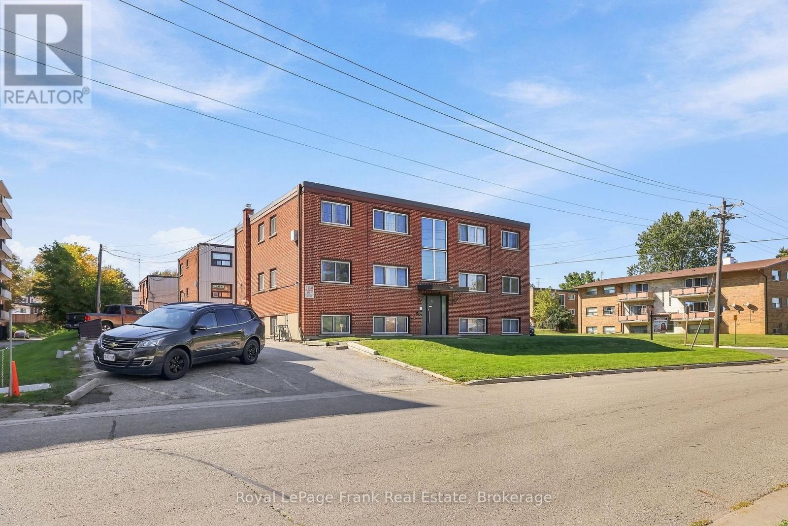 180 Nipigon Street, Oshawa, Ontario  L1J 4N5 - Photo 2 - E13829936