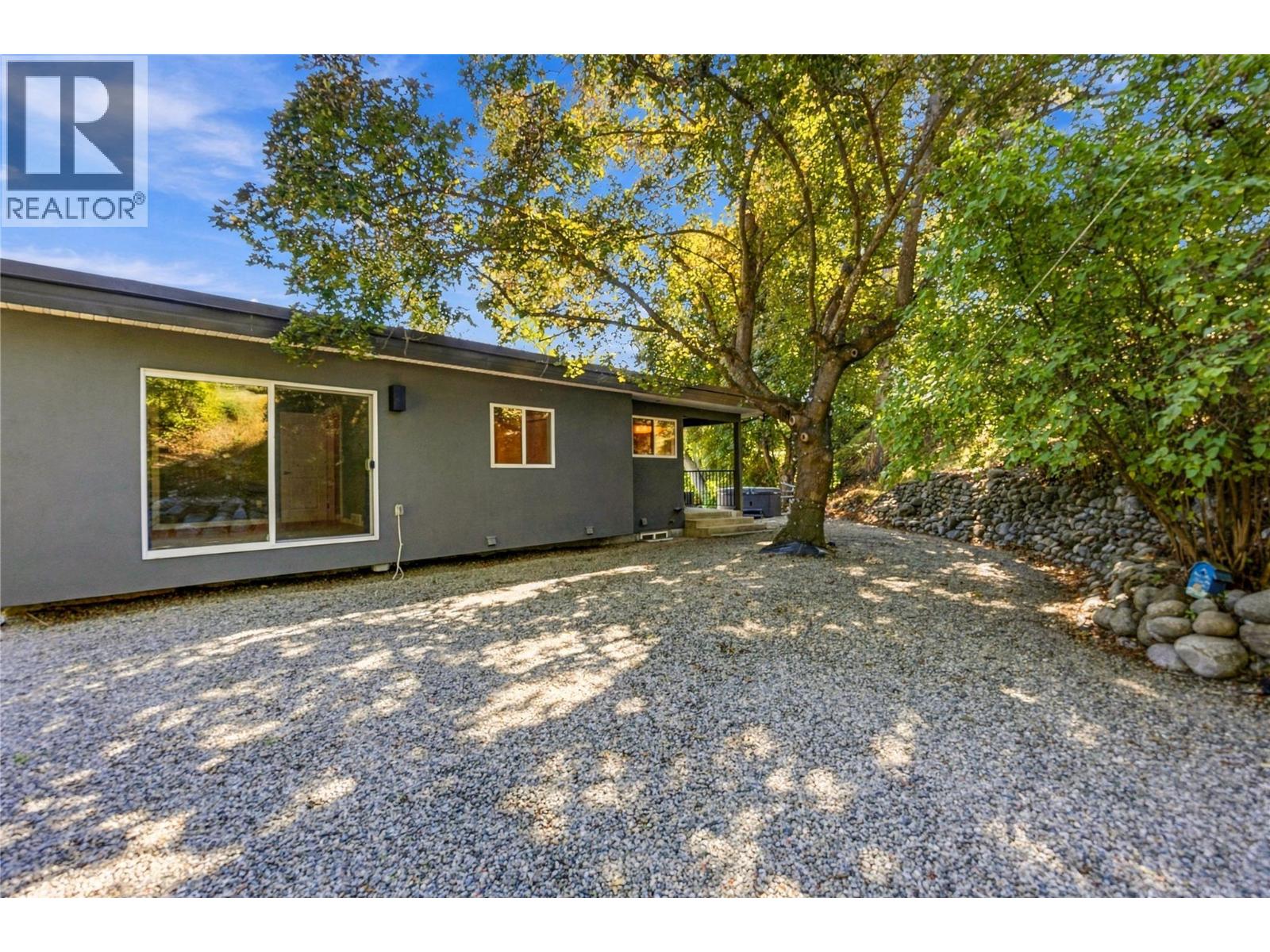 220 West Bench Drive, Penticton, British Columbia  V2A 8X8 - Photo 38 - 10401837