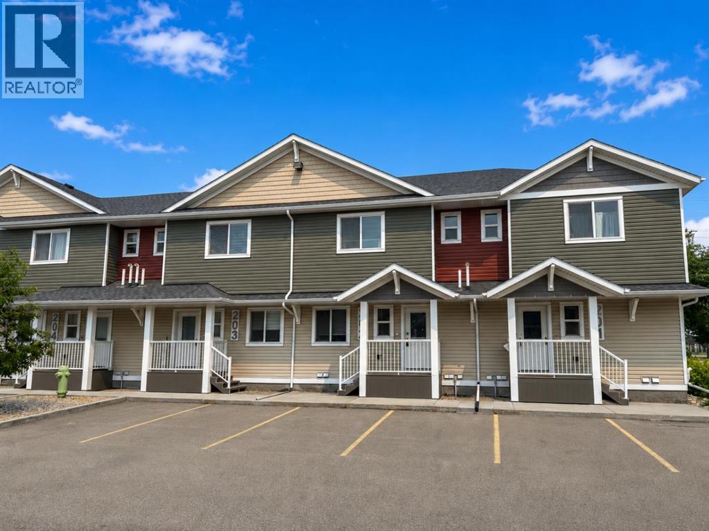 202, 148 Vanier Drive, Red Deer, Alberta  T4R 0K9 - Photo 1 - A2348119