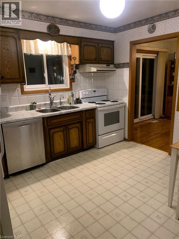410 Lakeview Drive, Waterloo, Ontario N2L 4Z6 - Photo 5 - 40866480